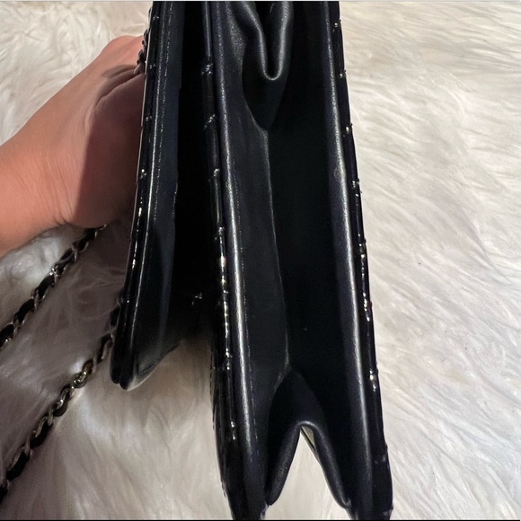 Pre-loved Chanel black Quilted Patent Leather Brilliant , clutch bag. - Picture 11 of 11